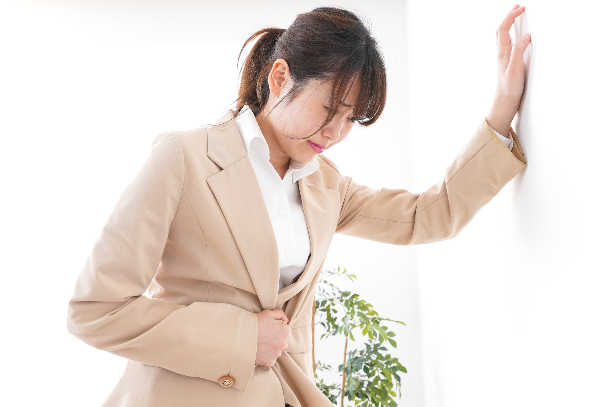 「夕方になるとお腹が張る」その原因、腸の動きの低下かも？